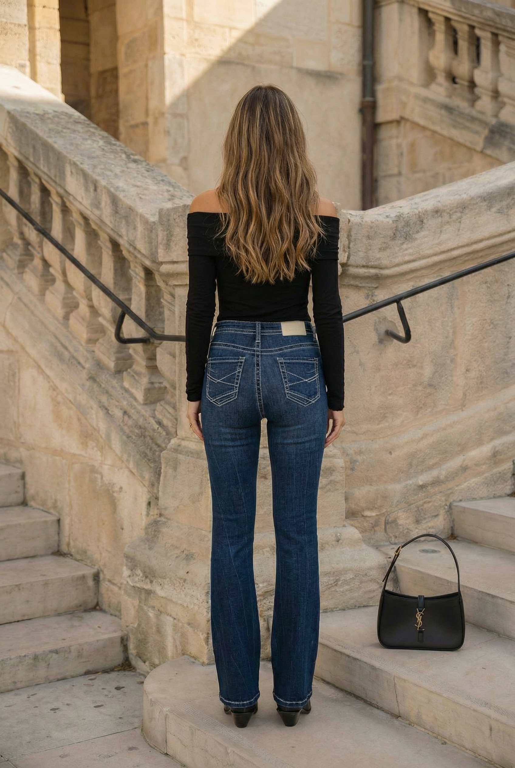 TUMMY CONTROL HIGH RISE SLIM FLARE JEANS *Signature*